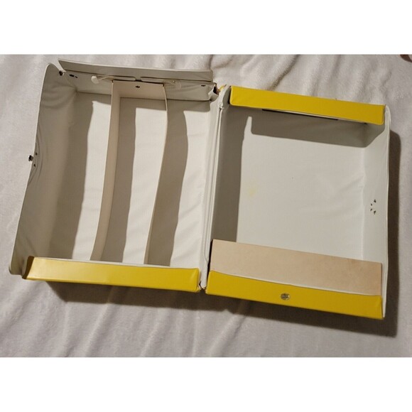 1980s Tara Toy Corp Fashion Doll Trunk Yellow Barbie Jem Sindy Holds 3 Dolls - Picture 8 of 11